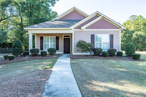 Photo of 1739 Arlington Park Cir, Albany, GA 31701 (MLS # 166920)