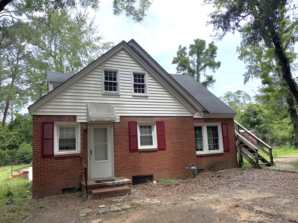 1139 Julia Ave