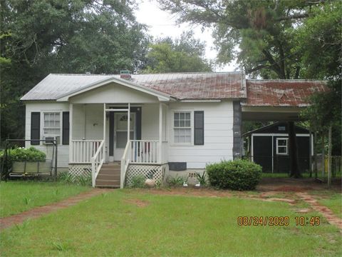 Photo of 211 Collins Avenue, Albany, GA 31705 (MLS # 161155)
