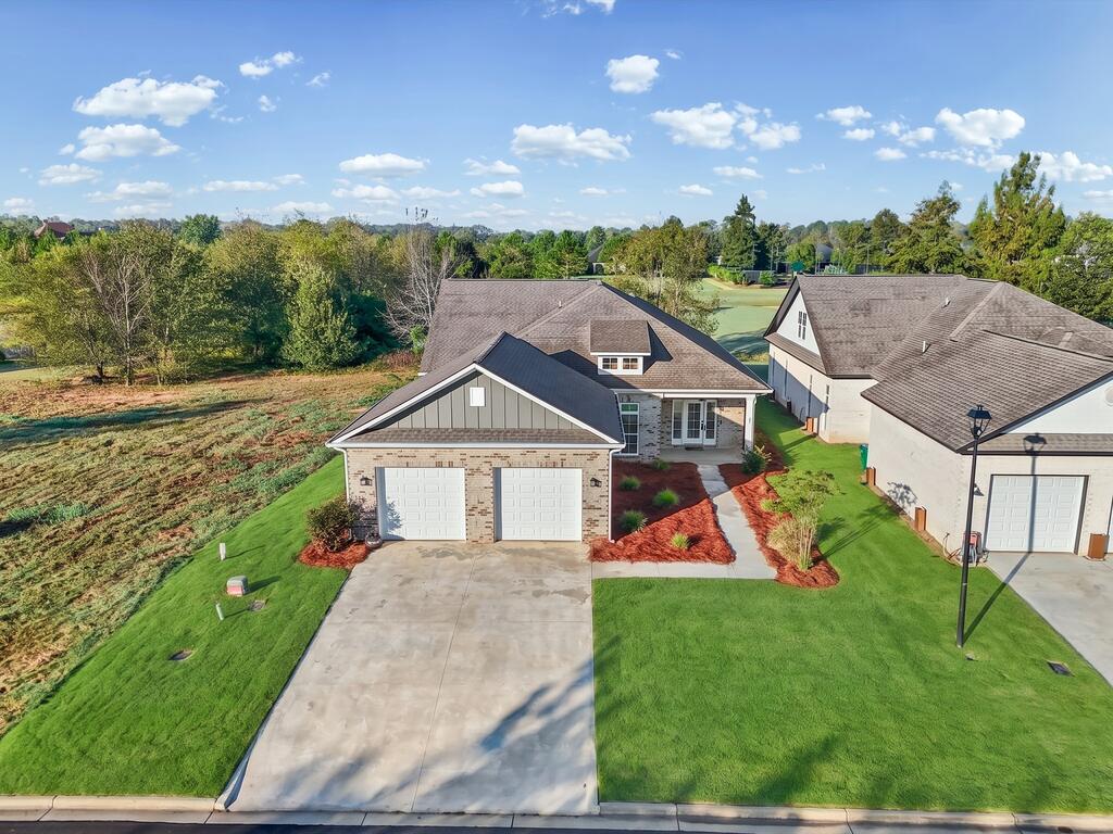 225 Wentworth Ln