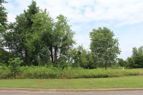 Photo of 187 Stonegate Drive, Albany, GA 31721 (MLS # 165433)