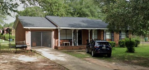 Photo of 1001 Hobson Street, Albany, GA 31705 (MLS # 161175)