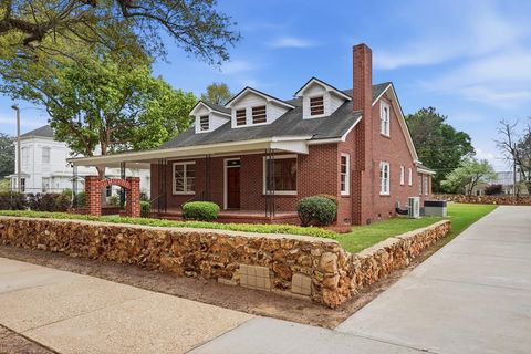Photo of 410 W Society Ave, Albany, GA 31701 (MLS # 168893)