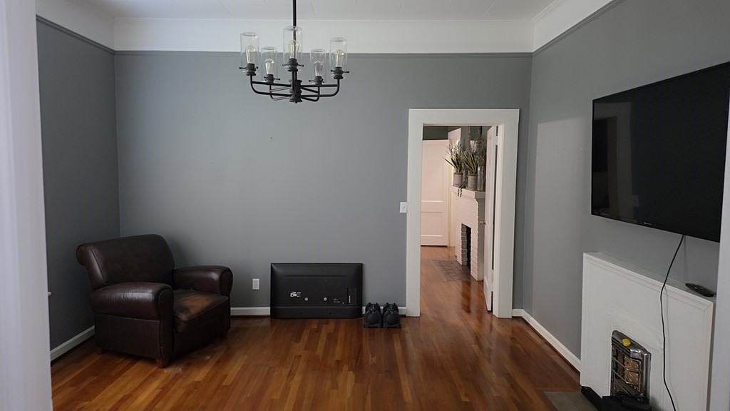 347 Curry Street NE