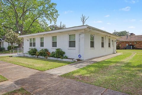 Photo of 379 East Lee St, Dawson, GA 39842 (MLS # 168917)