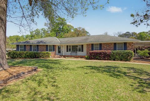 Photo of 417 Poinciana Avenue, Albany, GA 31705 (MLS # 168877)