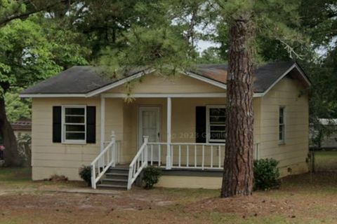 Photo of 1411 E Gordon Avenue, Albany, GA 31705 (MLS # 161216)