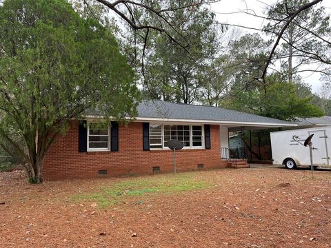 Photo of 1704 Greenvale Rd, Albany, GA 31707 (MLS # 167345)