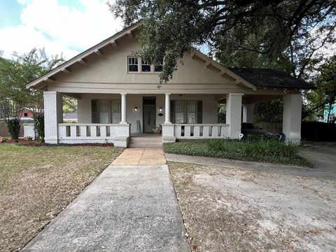Photo of 1207 N Madison Street, Albany, GA 31701 (MLS # 166758)