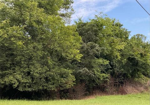 Photo of 1813 Gillionville Road, Albany, GA 31707 (MLS # 164578)