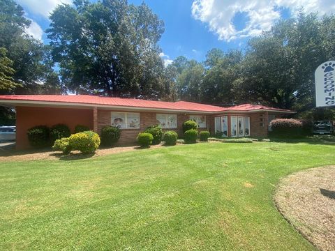 Photo of 810 N Slappey Blvd, Albany, GA 31701 (MLS # 166593)