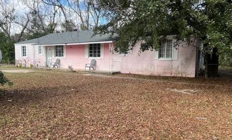 Photo of 1523 NE Malone Dr, Albany, GA 31705 (MLS # 167347)