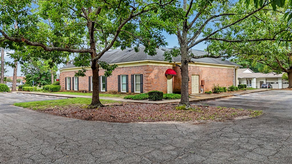127 N Westover Blvd