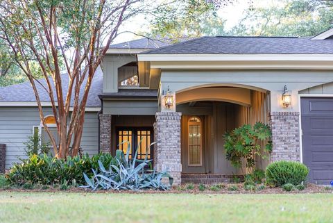 Photo of 1804 River Pointe Drive, Albany, GA 31701 (MLS # 166839)