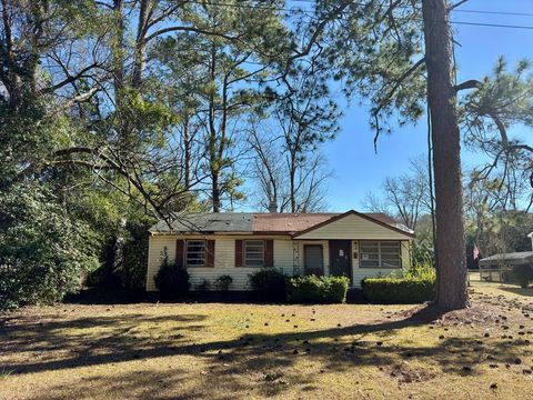 Photo of 1402 Estelle St, Albany, GA 31705 (MLS # 167579)