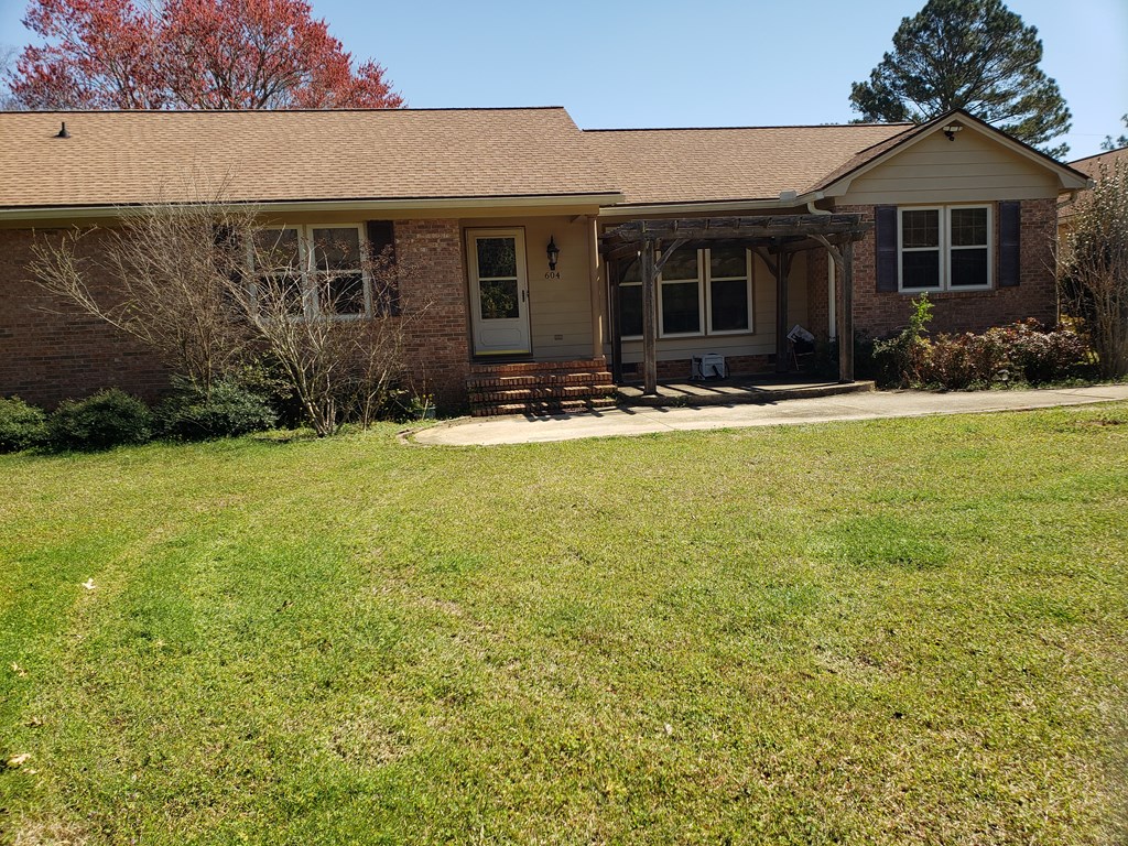 604 Shamrock