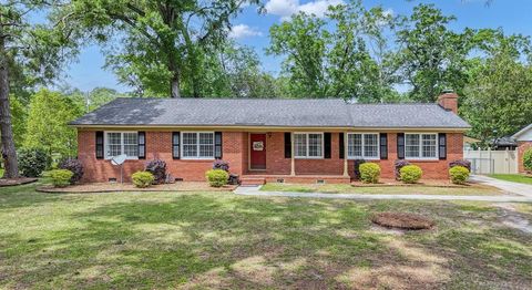 Photo of 1605 NE Eleventh Ave, Albany, GA 31707 (MLS # 169034)