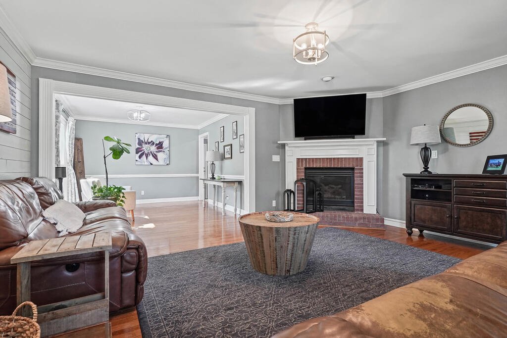 119 Doris Dr