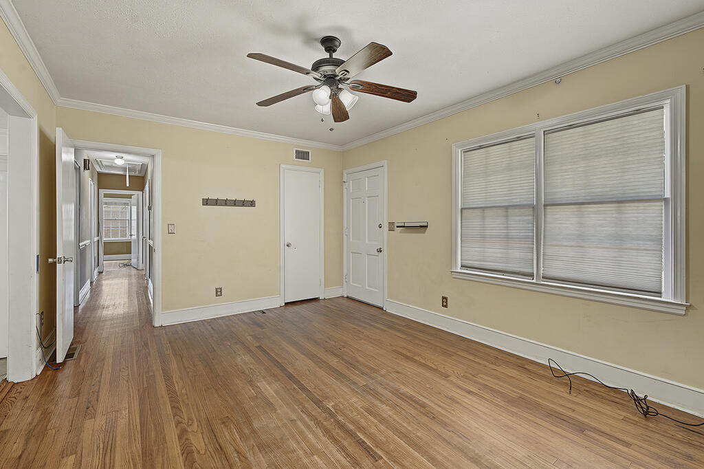 2424 Whispering Pines Cir