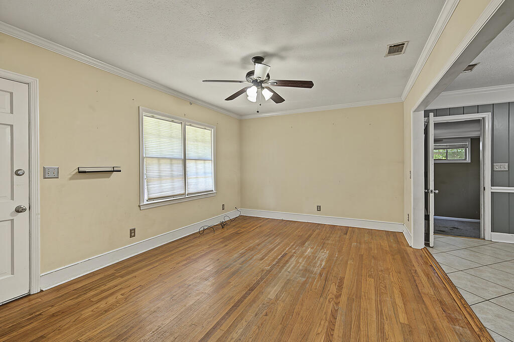 2424 Whispering Pines Cir