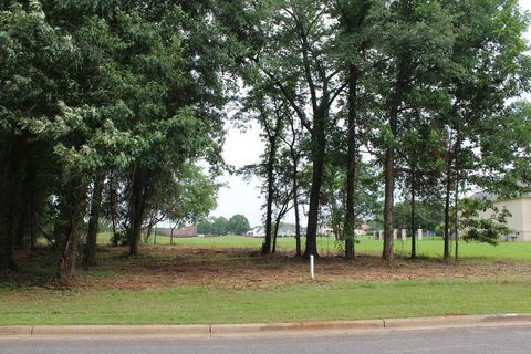 Photo of 305 Ironhorse Court, Albany, GA 31721 (MLS # 165370)