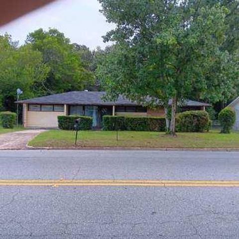 Photo of 1610 W Gordon Avenue, Albany, GA 31707 (MLS # 166886)