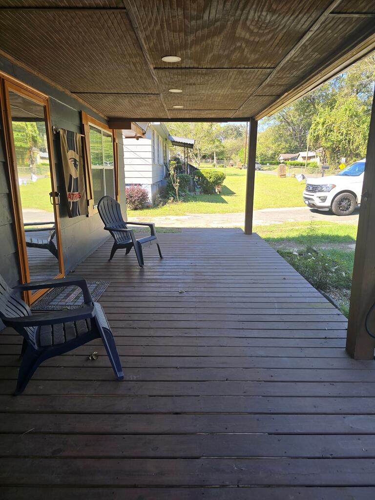 220 W Lester Road