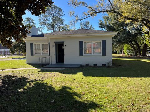 Photo of 1108 W Third Ave, Albany, GA 31707 (MLS # 164056)