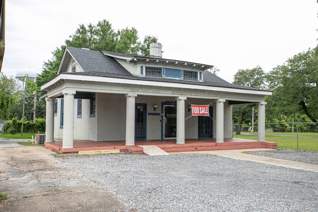 526 W Oglethorpe Blvd