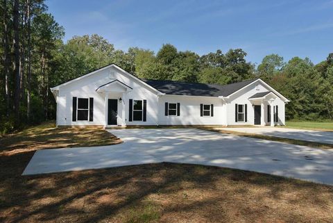 Photo of 137 Joiner Drive, Albany, GA 31721 (MLS # 169139)