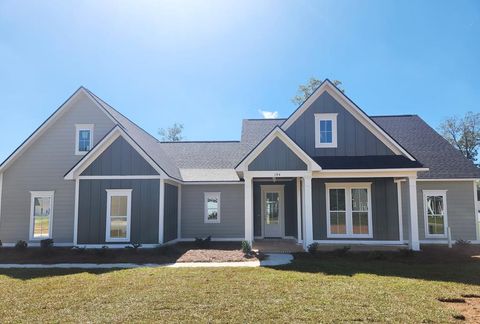 Photo of 194 Thistledown Drive, Leesburg, GA 31763 (MLS # 165534)