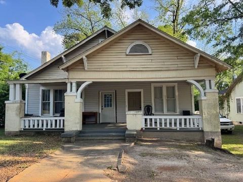 Photo of 600 W Lincoln Ave, Albany, GA 31701 (MLS # 164798)