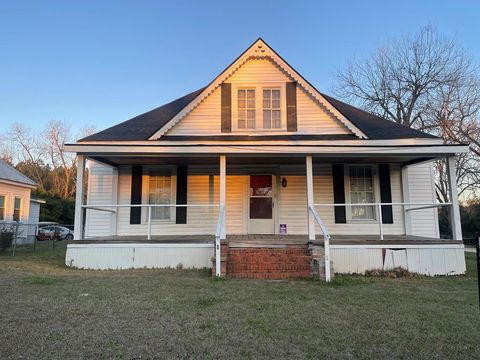 Photo of 181 Walnut St, Leesburg, GA 31763 (MLS # 167651)