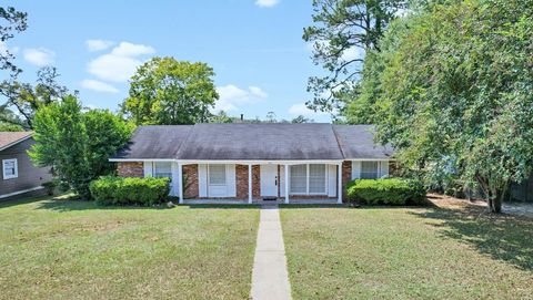Photo of 501 Endicott Lane, Albany, GA 31707 (MLS # 166736)
