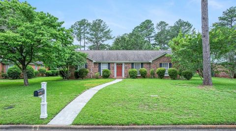 Photo of 1607 Northwood Drive, Albany, GA 31707 (MLS # 169252)