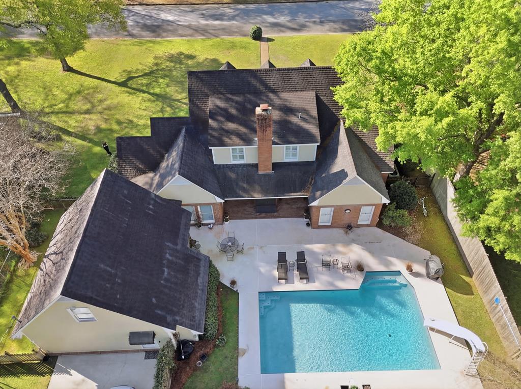 2515 Ridgewood Lane