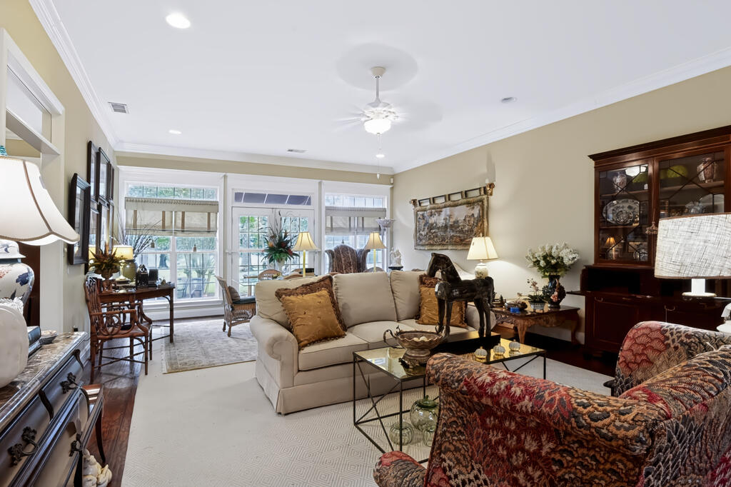 4906 Grandview Drive