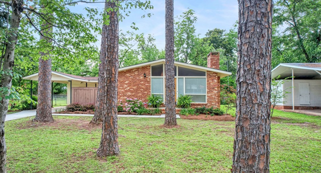 2310 Whispering Pines Rd