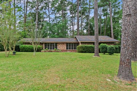 Photo of 2417 Cherry Laurel Lane, Albany, GA 31705 (MLS # 166895)