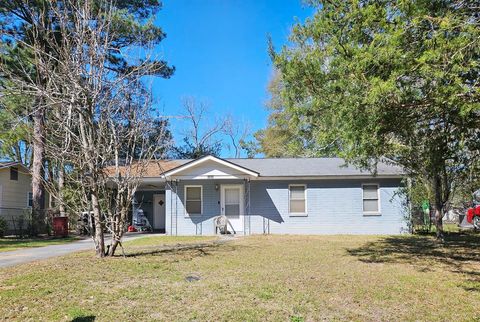 Photo of 1403 E Waddell Ave, Albany, GA 31705 (MLS # 168746)