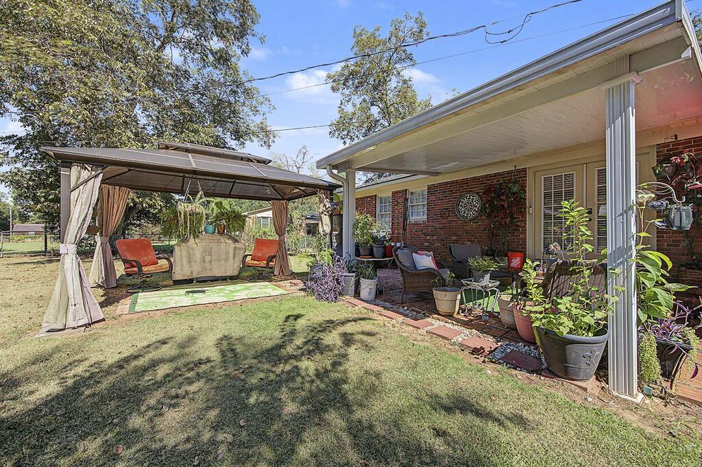 3213 Higgins Drive