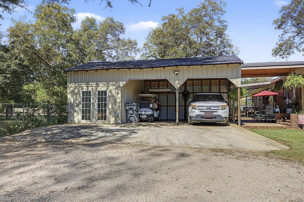 3213 Higgins Drive