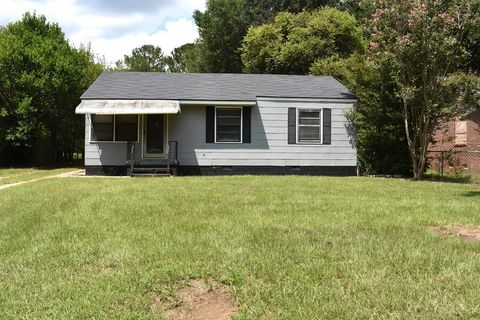 Photo of 1225 Lincoln Avenue, Albany, GA 31707 (MLS # 166666)