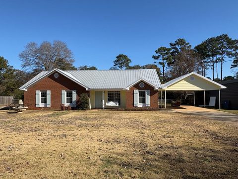 Photo of 128 Cuaneta Drive, Leesburg, GA 31763 (MLS # 166684)
