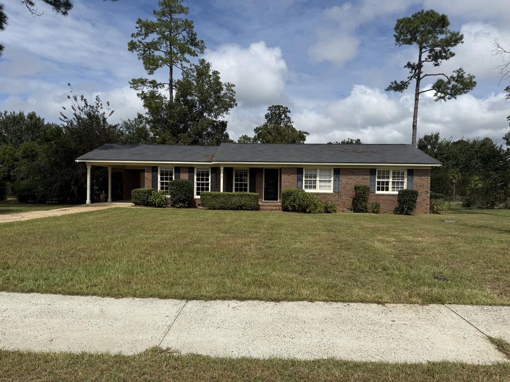 407 Holly Dr