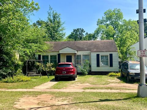 Photo of 1014 Highland Ave, Albany, GA 31701 (MLS # 167251)