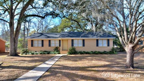 Photo of 1907 Edgewood Ln, Albany, GA 31707 (MLS # 164251)