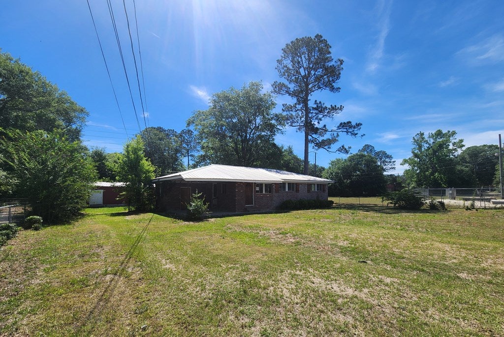 385 Laurel Lane