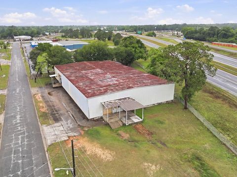 Photo of 905 20th Avenue, Albany, GA 31701 (MLS # 169103)