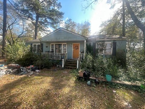 Photo of 1806 Whitney Ave, Albany, GA 31707 (MLS # 167693)